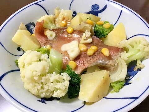 野菜もたっぷり♪赤魚の蒸し焼き